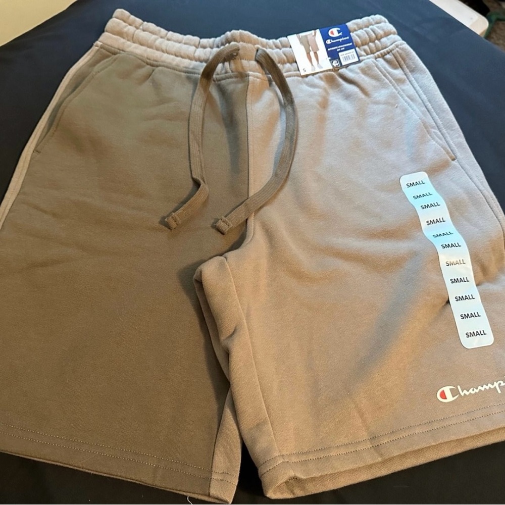 Men’s Champion shorts size small
